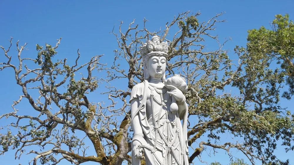 Bacalhôa Buddha Eden Buddhas Peace Garden Park Bombarral Portugal Conhecer Visitar