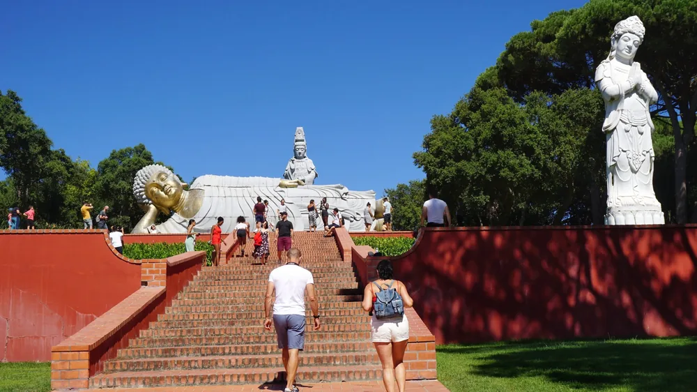 Bacalhôa Buddha Eden Buddhas Peace Garden Park Bombarral Portugal Conhecer Visitar