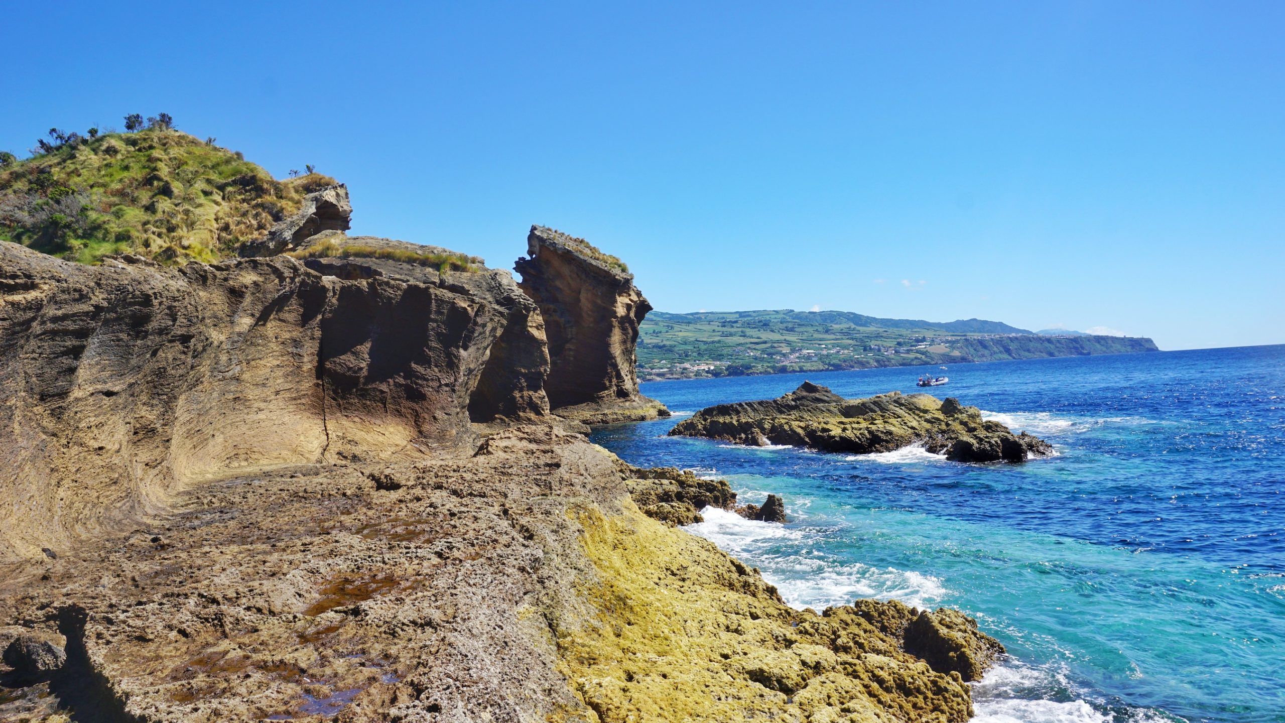 Azores Vila Franca do Campo ilhéu islet Swim Azores World to Explore Travel blog roteiro de viagem